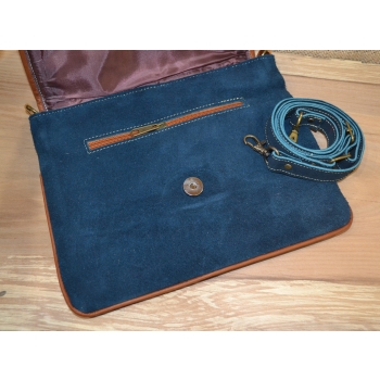 Torebka ze skóry etno w granatowym kolorze  z koralikami mullo .